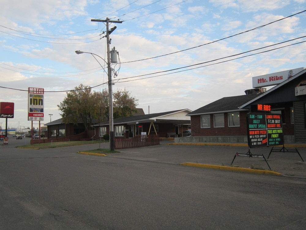 Battlefords Inn North Battleford Exterior photo